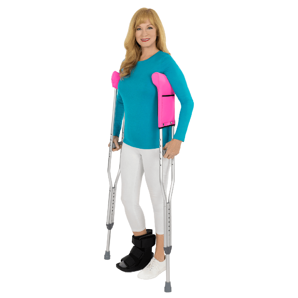 woman using crutches